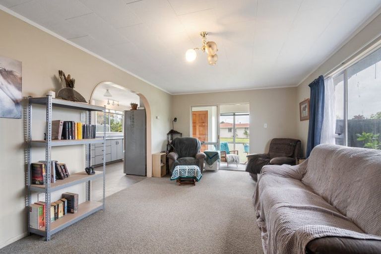 Photo of property in 12 Aitken Street, Bulls, 4818