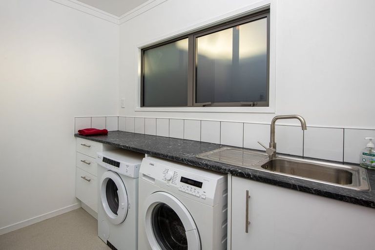 Photo of property in 1/7 Whitby Crescent, Mairangi Bay, Auckland, 0630