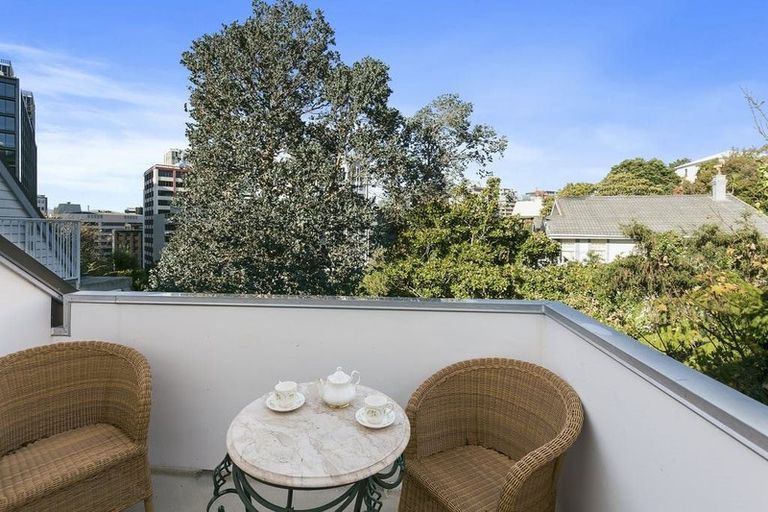 Photo of property in 55c Bolton Street, Kelburn, Wellington, 6012