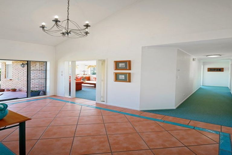 Photo of property in 2 Burgundy Park Avenue, Henderson, Auckland, 0612