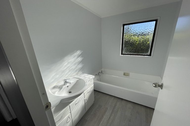 Photo of property in 63 Percy Dyett Drive, Karori, Wellington, 6012