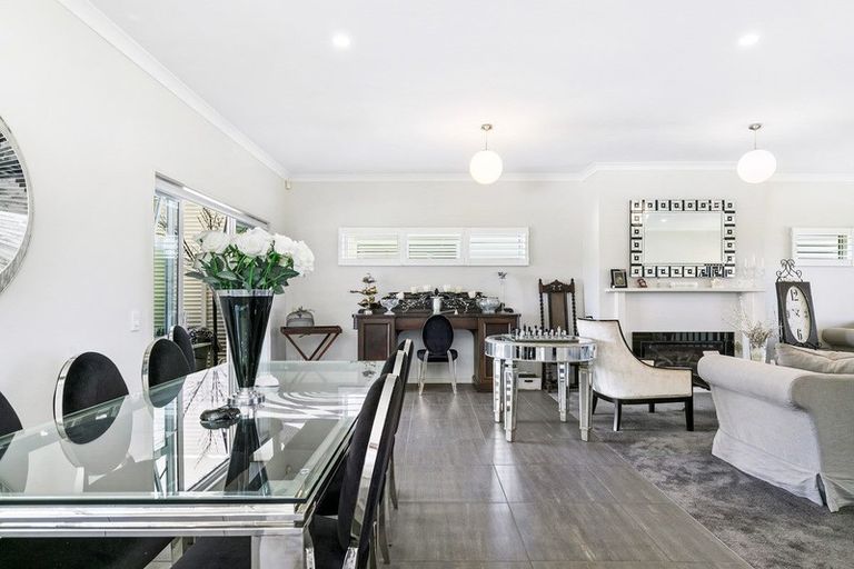 Photo of property in 4 Puriri Boulevard, Orewa, 0931