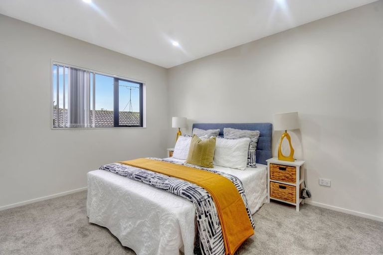 Photo of property in 5/2 Smiths Avenue, Papakura, 2110