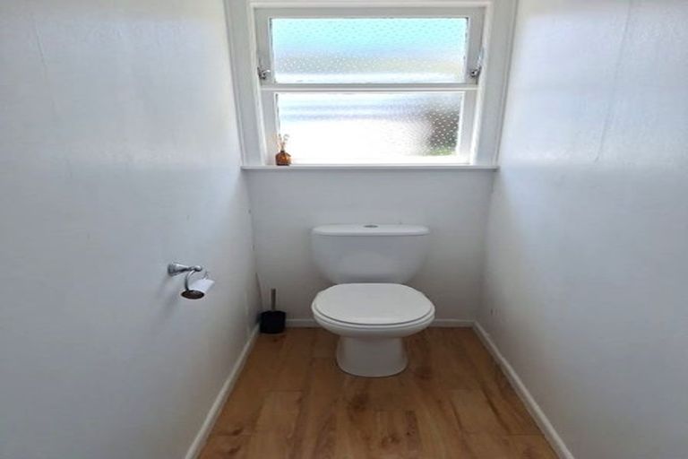 Photo of property in 17 Cypress Drive, Maungaraki, Lower Hutt, 5010