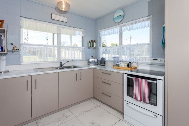 Photo of property in 42 Captain Cook Road, Cooks Beach, Whitianga, 3591