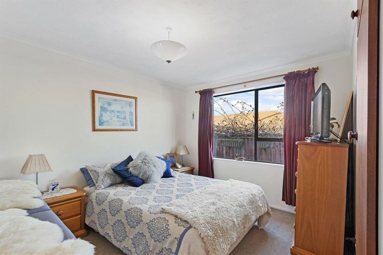 Photo of property in 2/135 Sawyers Arms Road, Northcote, Christchurch, 8052