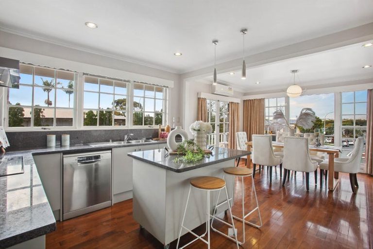 Photo of property in 32 Glenmore Road, Sunnyhills, Auckland, 2010