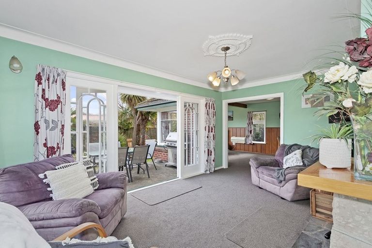Photo of property in 27 Barclay Place, Burwood, Christchurch, 8061