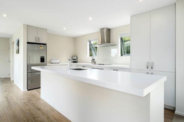 Photo of property in 17 Moraine Place, Lake Hawea, Wanaka, 9382