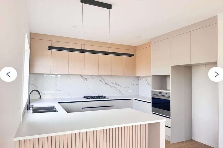 Photo of property in 39 Taipahitini Road, Rosehill, 2113