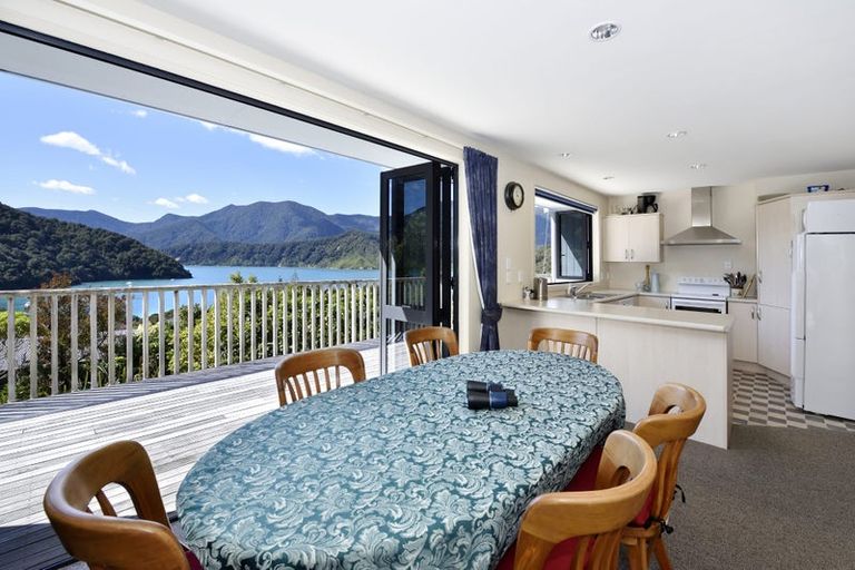 Photo of property in 20 Worlds End Road, Tennyson Inlet, 7195