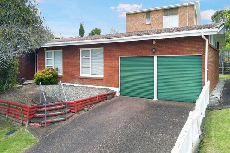 Photo of property in 80 Bruce Road, Glenfield, Auckland, 0629