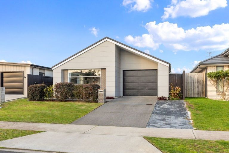 Photo of property in 26 Tiria Drive, Papamoa Beach, Papamoa, 3118