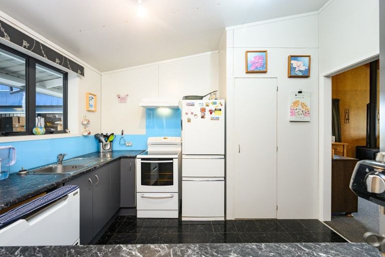Photo of property in 21 Sutherland Road, Sanson, Palmerston North, 4479