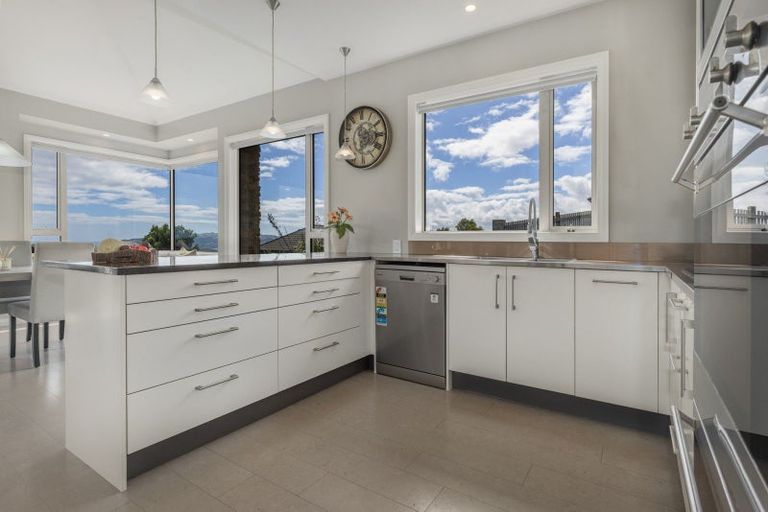 Photo of property in 18 Kahurangi Heights, Aotea, Porirua, 5024