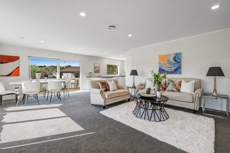 Photo of property in 14 Greta Place, Stanmore Bay, Whangaparaoa, 0932