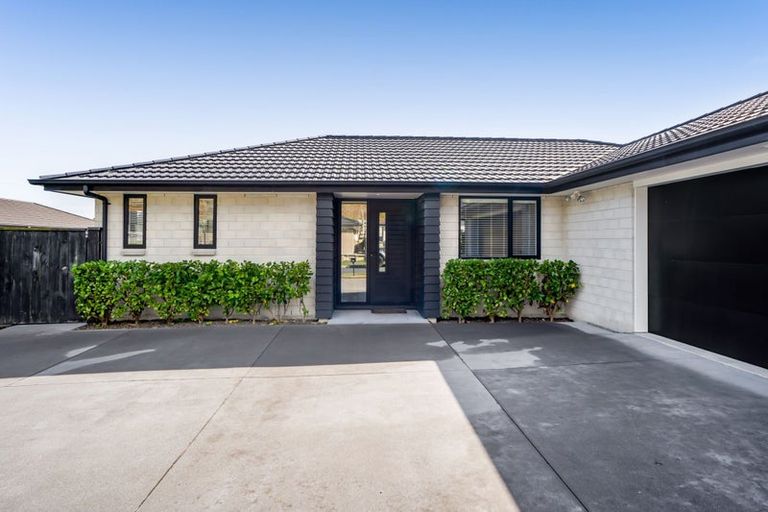 Photo of property in 60 Magnolia Drive, Westown, New Plymouth, 4310