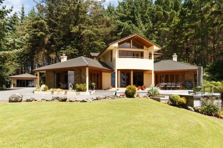 Photo of property in 516 Turitea Road, Turitea, Palmerston North, 4472