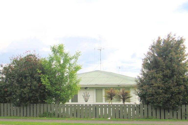 Photo of property in 52 Otumoetai Road, Judea, Tauranga, 3110