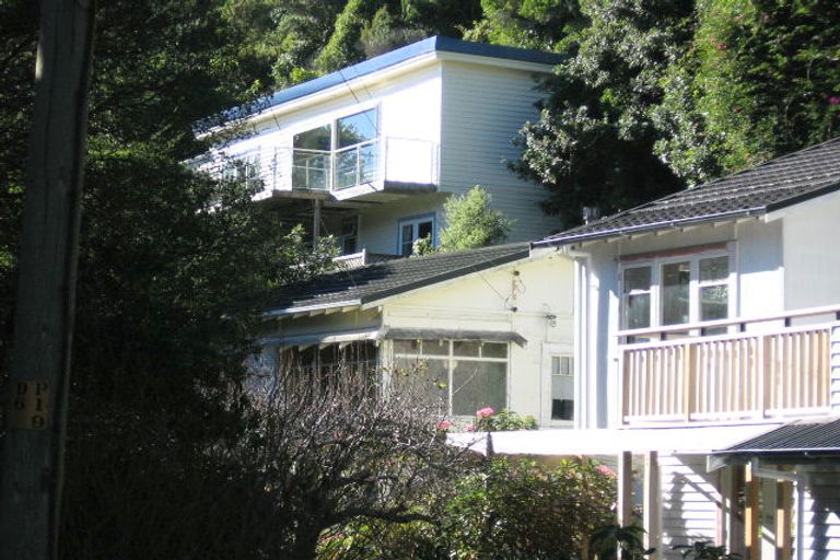 Photo of property in 17 Matipo Street, Eastbourne, Lower Hutt, 5013