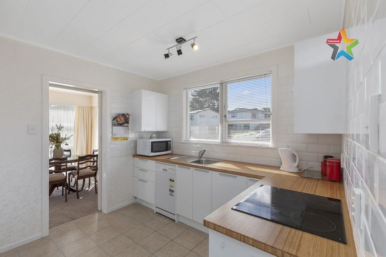 Photo of property in 5 Timaru Grove, Kelson, Lower Hutt, 5010