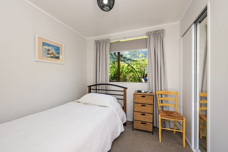 Photo of property in 1 Kinnel Grove, Papakowhai, Porirua, 5024