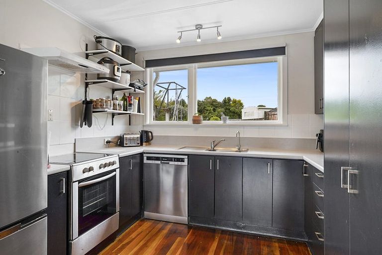 Photo of property in 3 Granby Place, Westown, New Plymouth, 4310