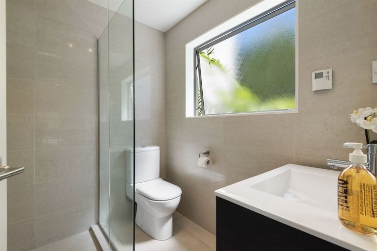 Photo of property in 15 Waitemata Road, Hauraki, Auckland, 0622