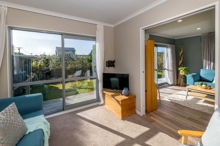 Photo of property in 35 Rauparaha Street, Waikanae Beach, Waikanae, 5036