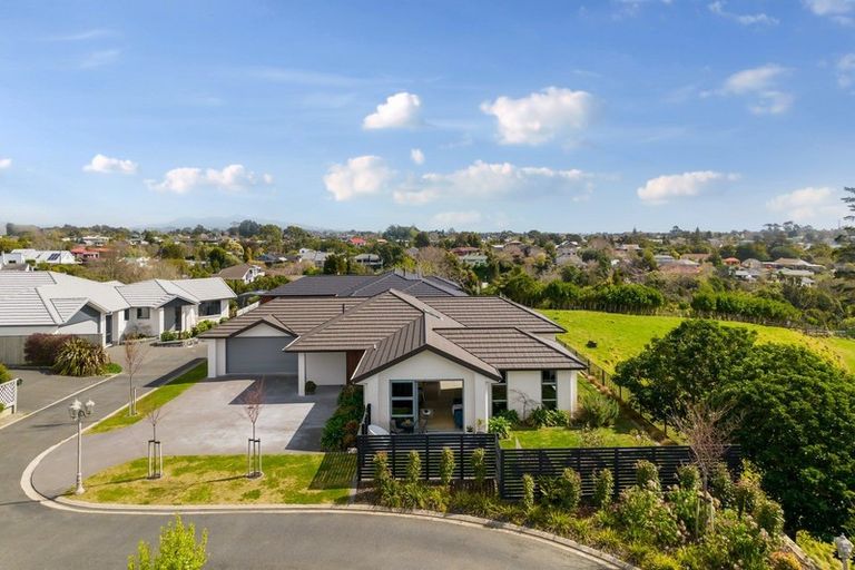 Photo of property in 6 Greenridge Lane, Merrilands, New Plymouth, 4312