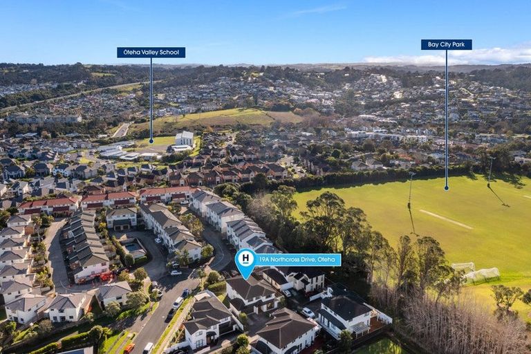 Photo of property in 19a Northcross Drive, Oteha, Auckland, 0632