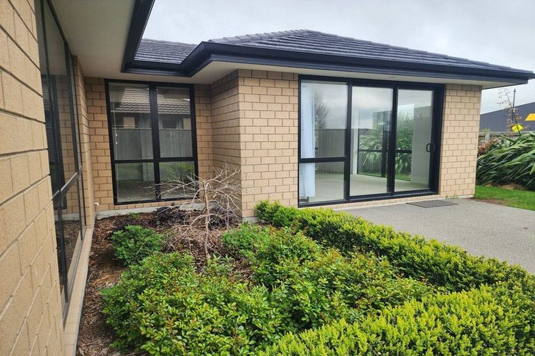 Photo of property in 10 Coprosma Road, Wigram, Christchurch, 8025