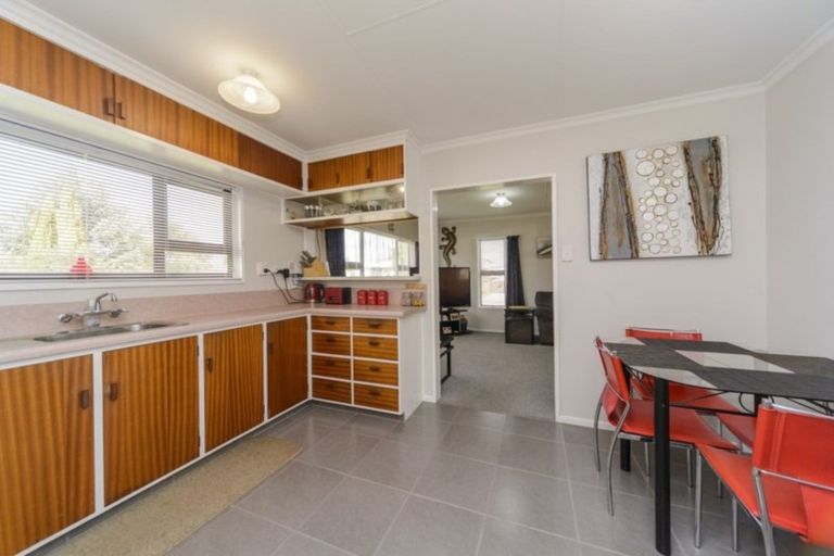 Photo of property in 1 Cohen Place, Milson, Palmerston North, 4414
