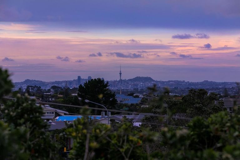 Photo of property in 453 East Coast Road, Murrays Bay, Auckland, 0630