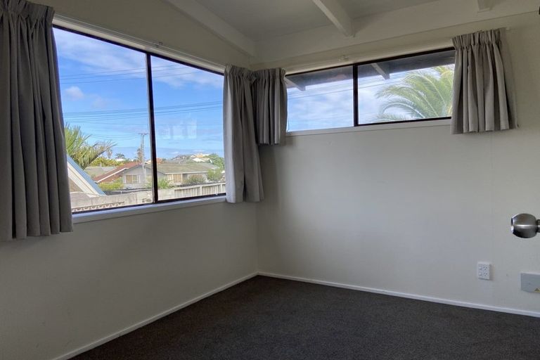 Photo of property in 48 Shakespear Road, Army Bay, Whangaparaoa, 0930