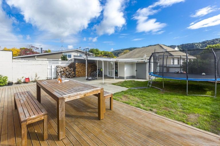 Photo of property in 3 Ruahine Street, Trentham, Upper Hutt, 5018