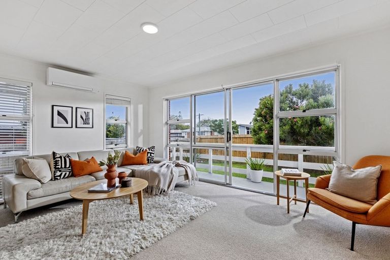 Photo of property in 2 Border Road, Henderson, Auckland, 0612