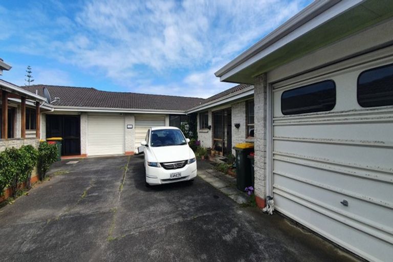 Photo of property in 2/11 Wyllie Road, Papatoetoe, Auckland, 2025