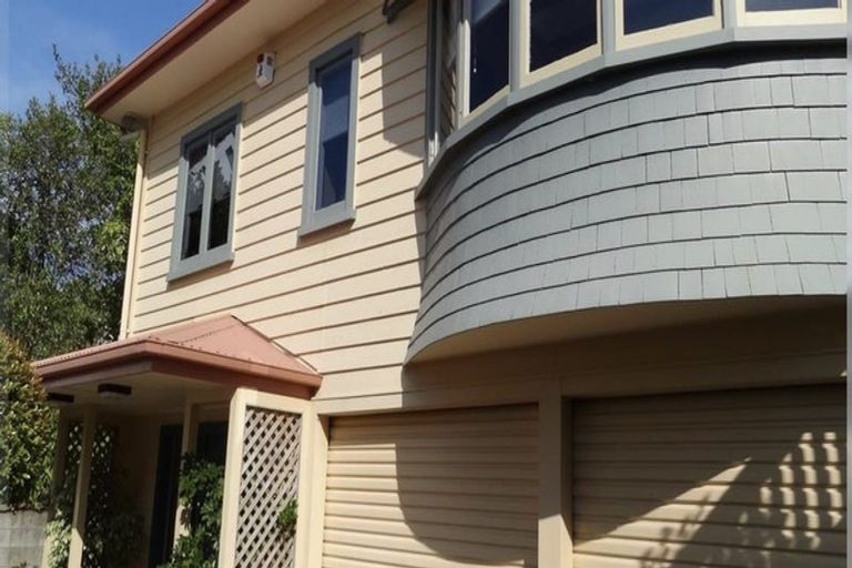 Photo of property in 233 Godley Road, Titirangi, Auckland, 0604