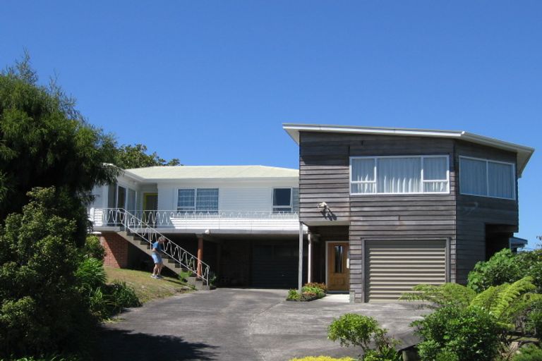 Photo of property in 22 Teal Crescent, Beach Haven, Auckland, 0626