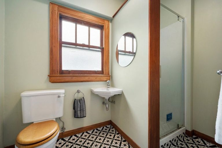 Photo of property in Zena Court, 7/11 Dufferin Street, Mount Victoria, Wellington, 6021