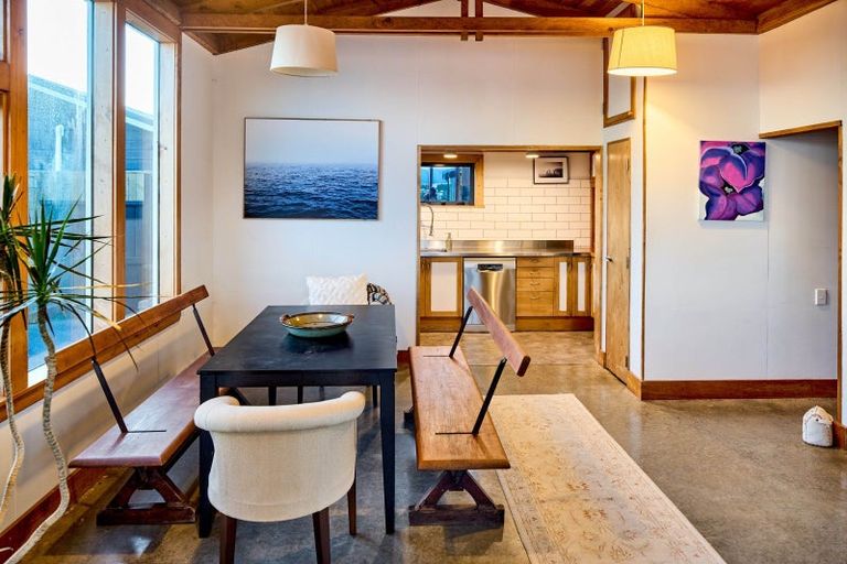 Photo of property in 23 Dargle Way, Island Bay, Wellington, 6023