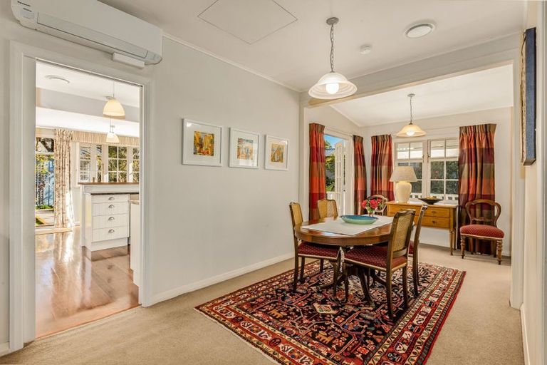 Photo of property in 10 Kowhai Street, Eastbourne, Lower Hutt, 5013