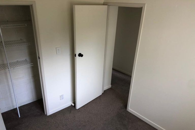 Photo of property in 9 Darren Crescent, Half Moon Bay, Auckland, 2012