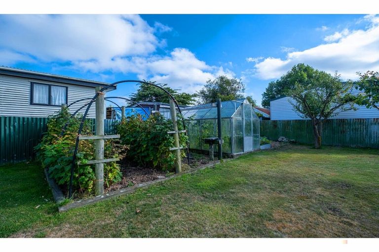 Photo of property in 24 Rhodes Street, Waimate, 7924