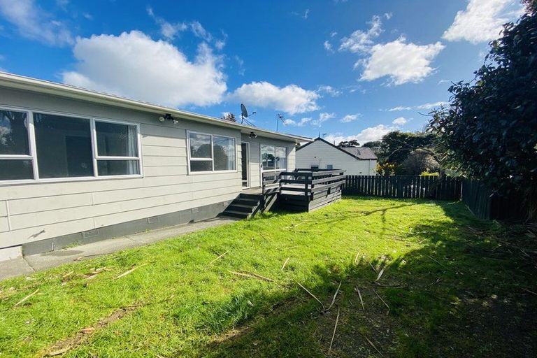 Photo of property in 2/42 Moncrieff Avenue, Clendon Park, Auckland, 2103