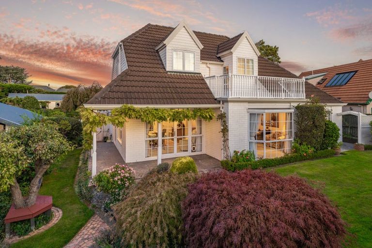 Photo of property in 88 Lake Terrace Road, Burwood, Christchurch, 8061