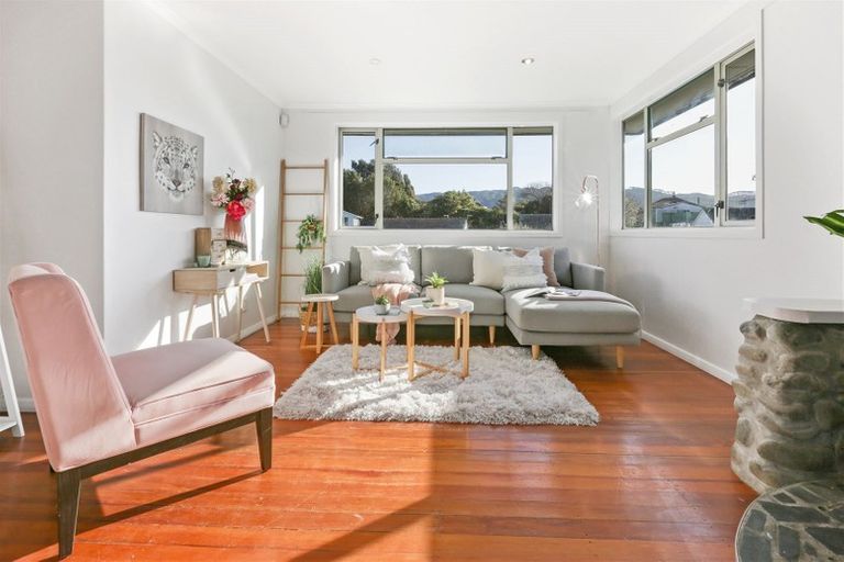 Photo of property in 21 Martin Street, Ranui, Porirua, 5024