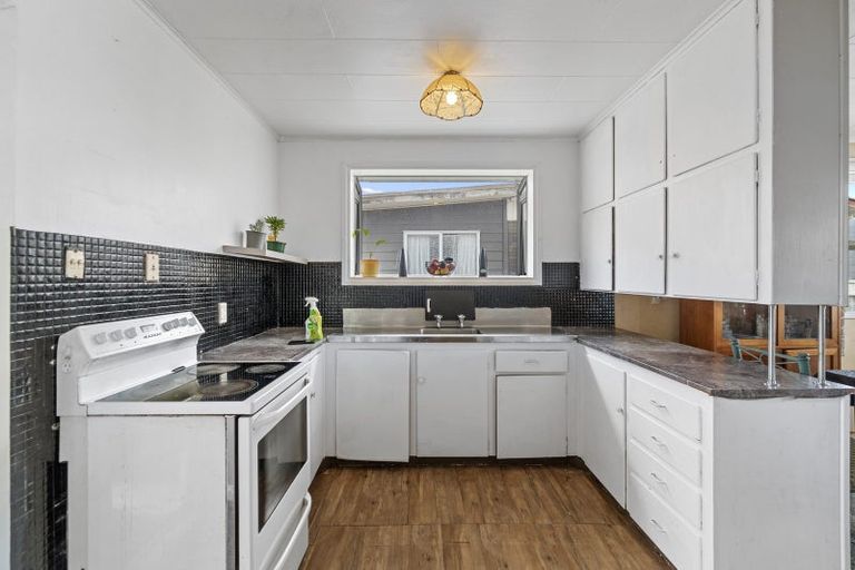 Photo of property in 3 Convair Crescent, Mangere, Auckland, 2022