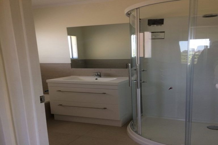 Photo of property in 1/7 Romulus Place, Totara Vale, Auckland, 0629